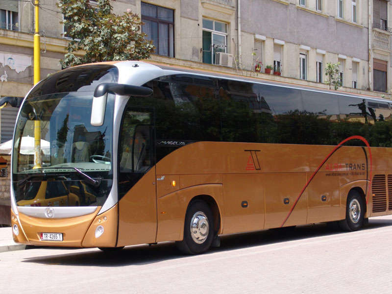 Moverse en autobús en Albania